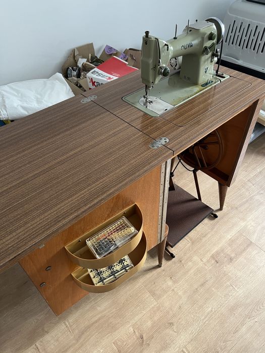Máquina de Costura antiga Oliva