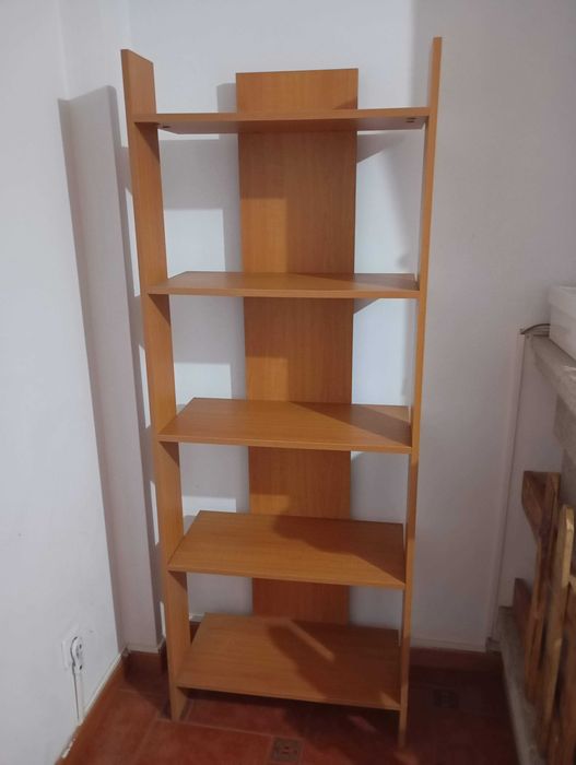 Estante Livreiro em Madeira (Estilo Contemporâneo) – Excelente Estado