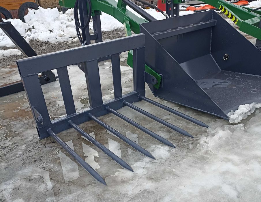 Widły / podnośnik do ładowania obornika Tur na tył ciągnika