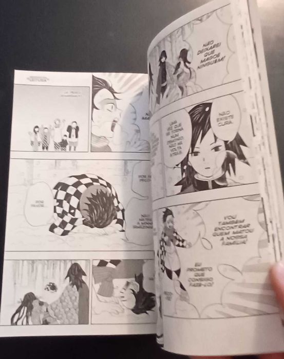 Mangá Demond Slayer vol 1-3 e 5, 6€ cada