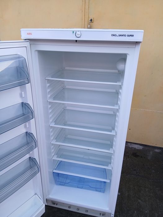 Lodówka chłodziarka flirmy AEG OKO-SANTO SUPER energooszczędna.