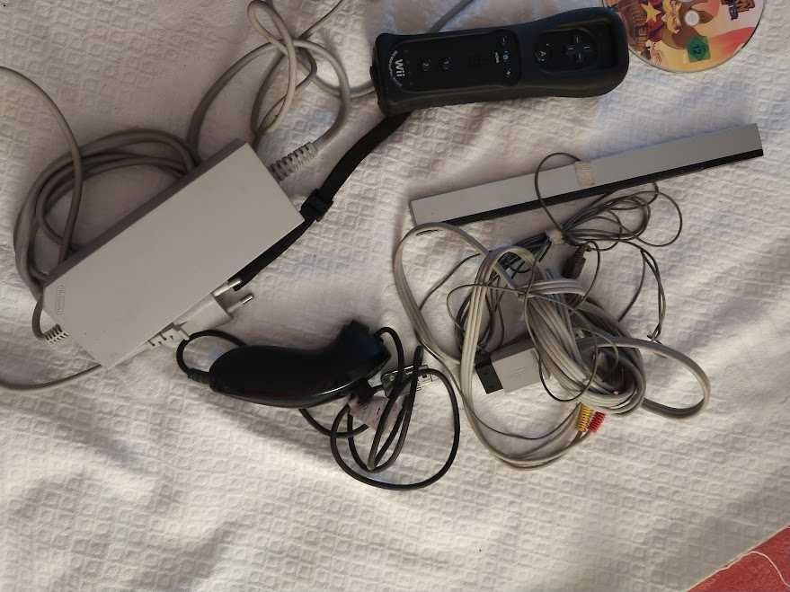 Consola Nintendo Wii com acessórios a funcionar, oferta de 1 Jogo/112