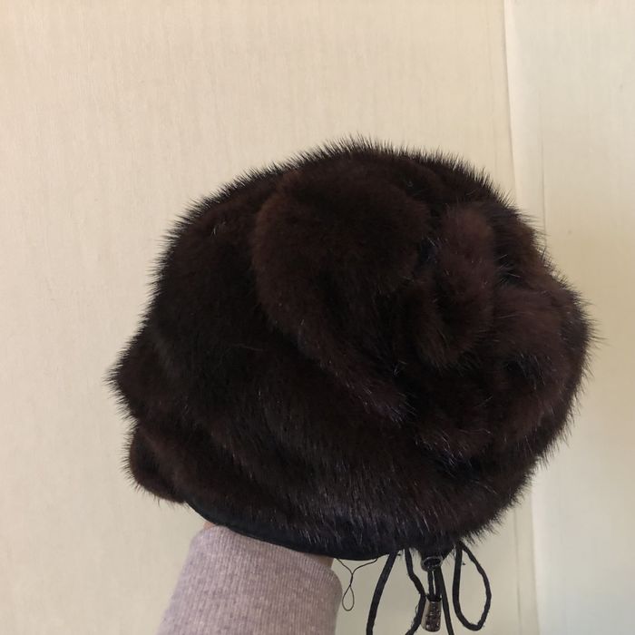 Норковая женска шапка с козырьком 56 р