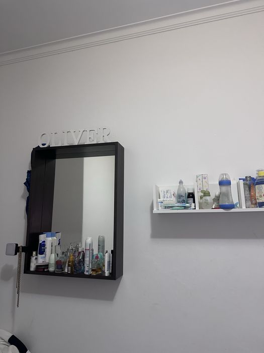 Prateleiras + espelho