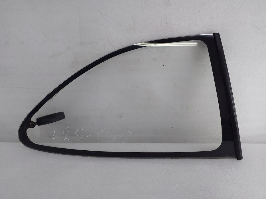 Vidro do painel trás direito TOYOTA Corolla Compact (_E10_)