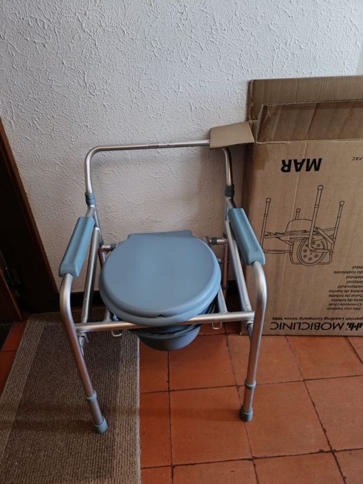 Cadeira sanitária