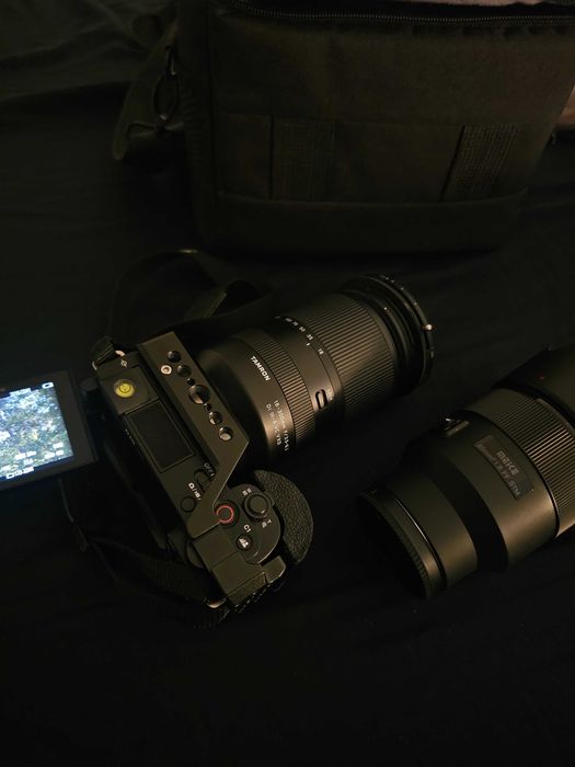 Sony ZV-E10 + Tamron 18-300 + Meike 81 mm 1.8