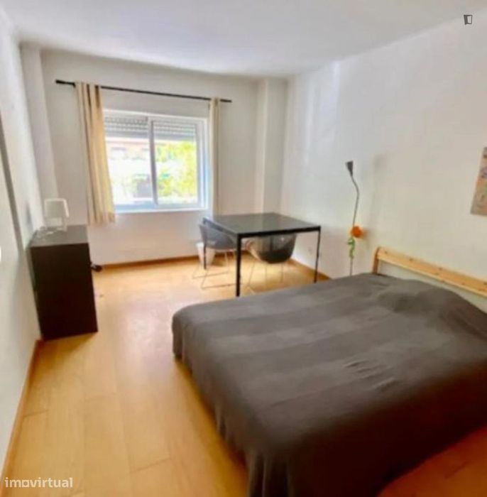 Quarto - localizado em Lumiar Lisbon