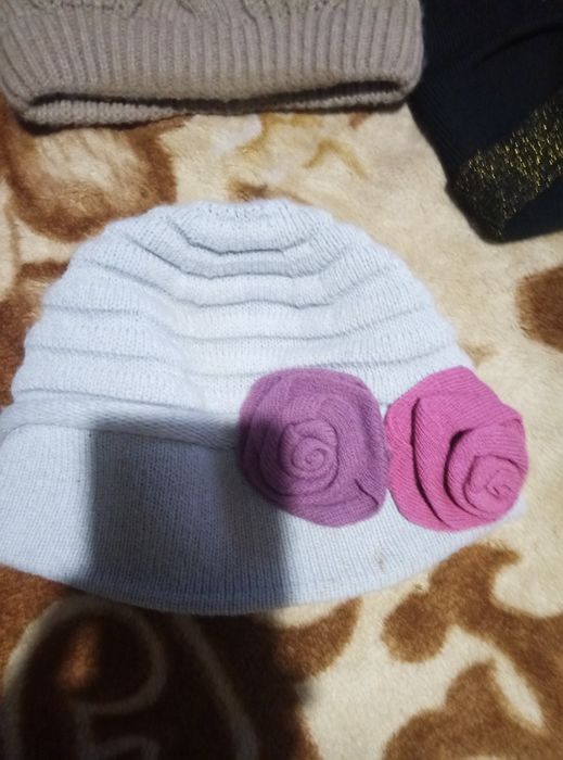 Шапки зимние молодьожние