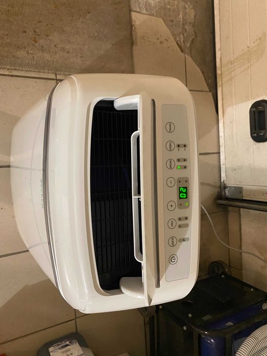 Ar Condicionado Portátil BECKEN BAC4255 (23 m² - 12000 BTU - Branco)