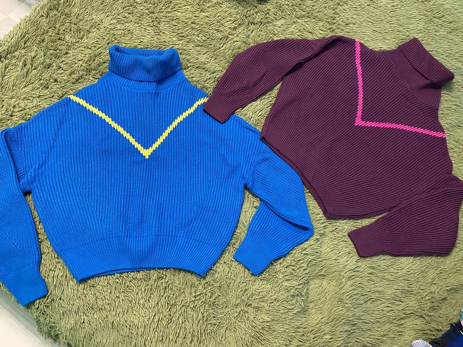 Зимові кофти розмір S. Ціна за 2 шт.