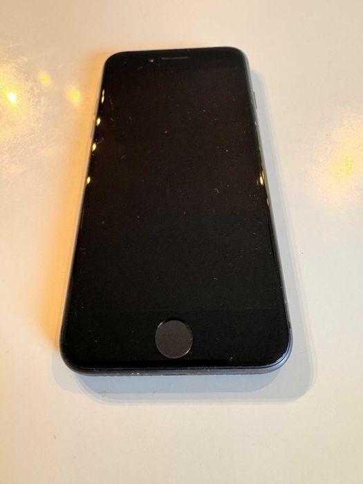 iPhone 8 64GB – Excelente estado + Caixa Original