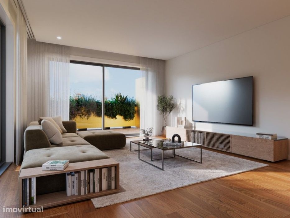 T4 Apartment in a Closed Condominium with Balcony, Terrace, and Garage...