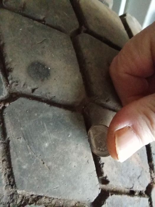 Продам резину краз 1 скат 1000 грн