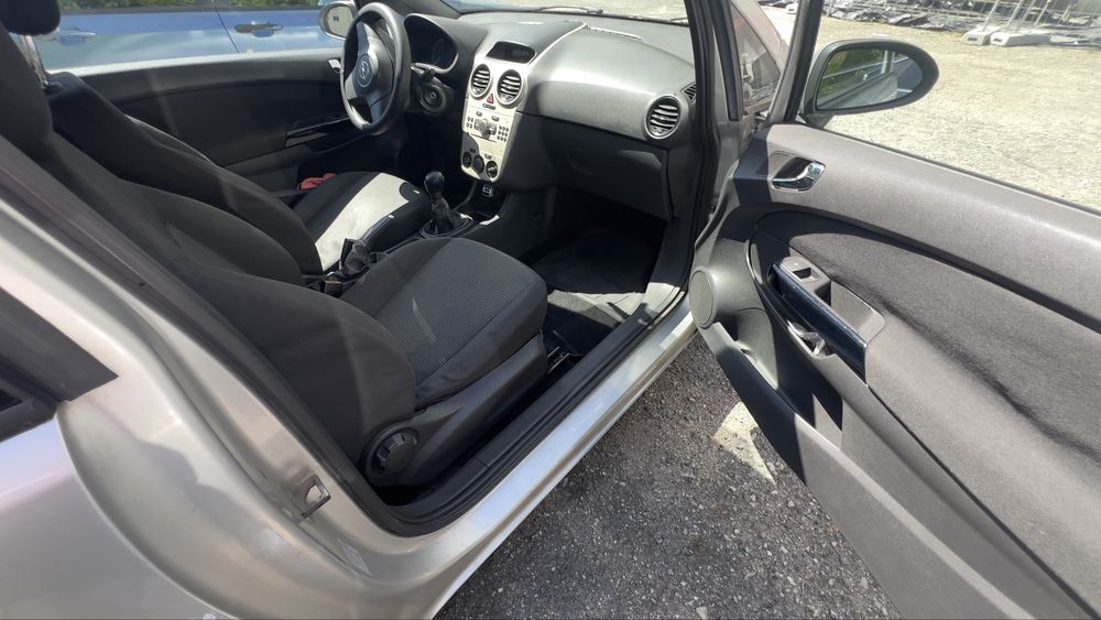 Opel corsa D 1.3 cdti comercial
