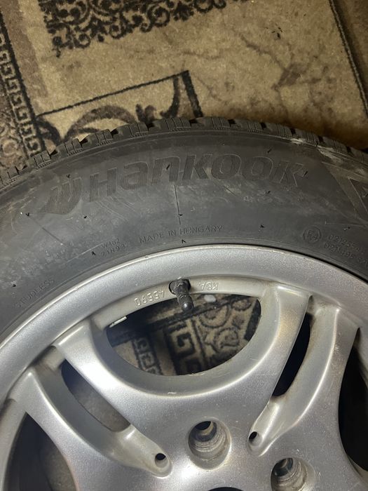 Продам резиной 4 штуки 195/65R15