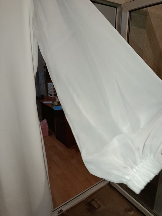 Продам білу сукню