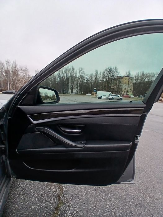 BMW F10  3.0 N52-надёжный, ухоженный и полностью обслуженый автомобил