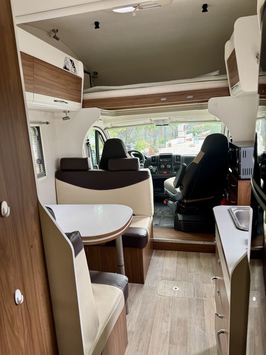 Autocaravana Pilote 6 lugares de viagem e dormida