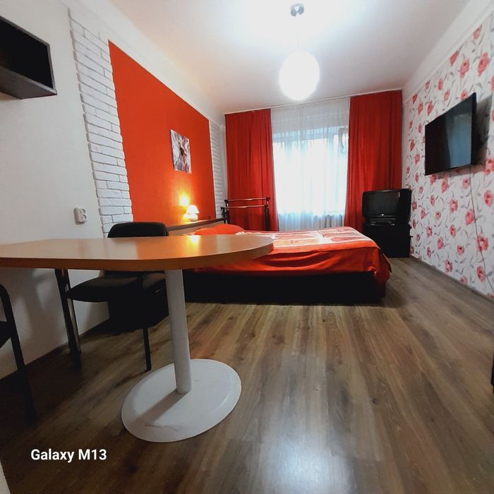 2 кімнатна квартира подобово Інститут Серця ,Метро Чернігівська.