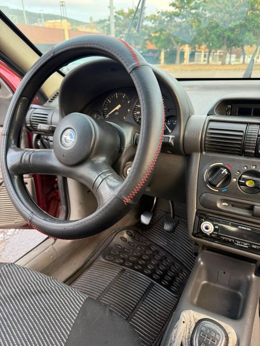 Opel Corsa 1994 – Económico, fiável e pronto a andar!