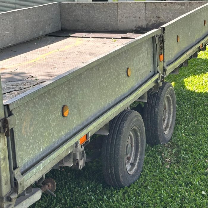 Reboque grande para venda