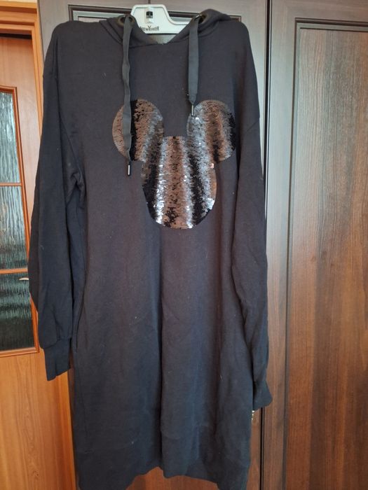 Ciepła sukienka z kapturem