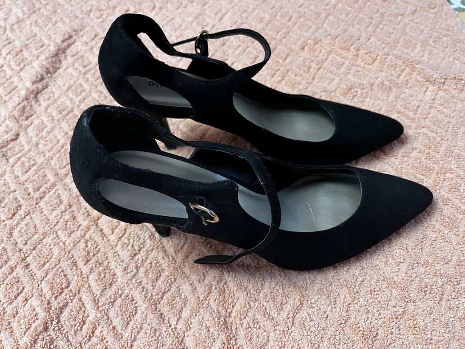 Продам жіночі туфлі