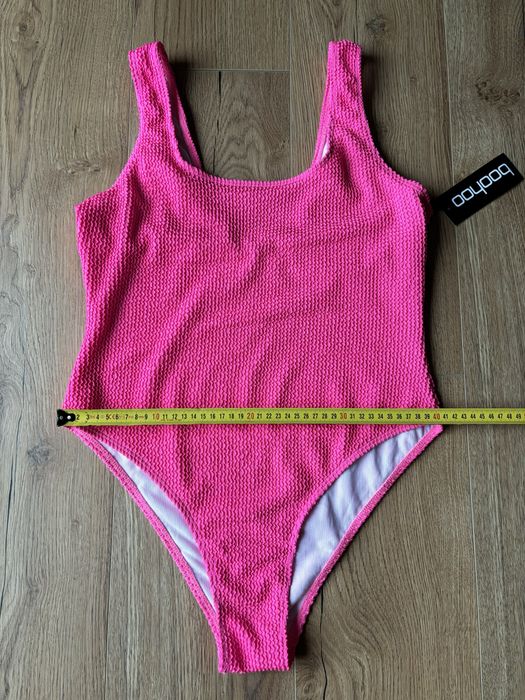 Boohoo prążkowany jednoczęściowy kostium kąpielowy neonowy róż L/XL