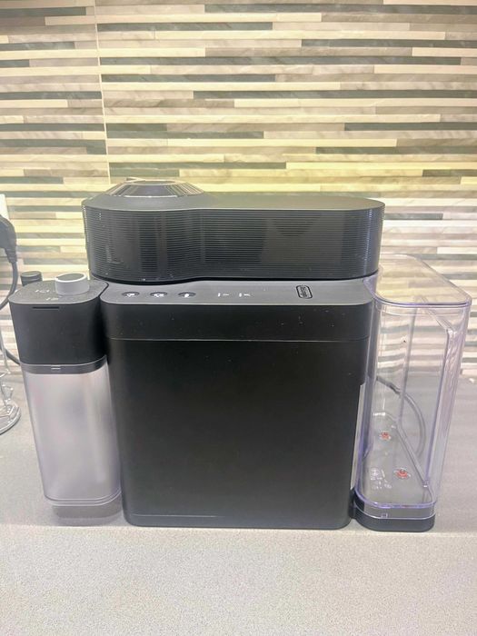 Vertuo Lattissima Matte Black & Glossy DeLonghi com Garantia