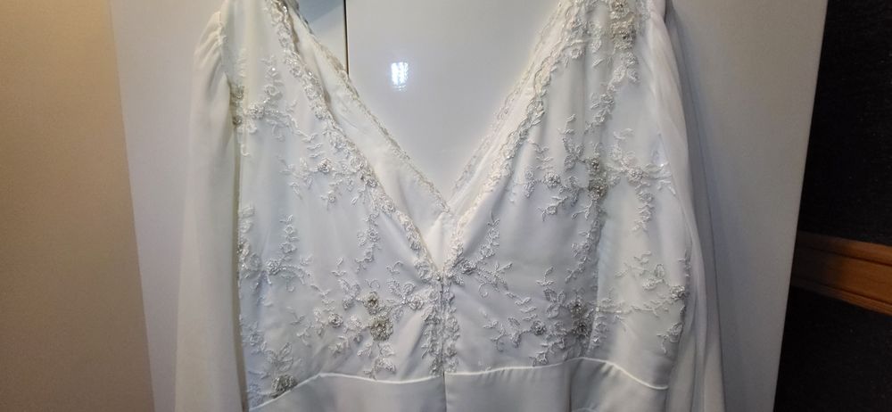 Suknia ślubna r. 48/50