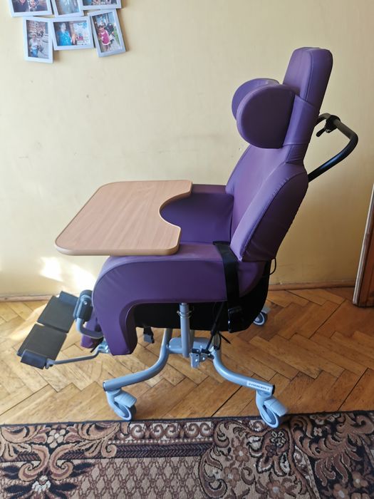Fotel wozek dla osoby niepełnosprawnej