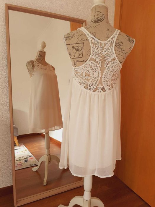 Vestido branco Stradivarius