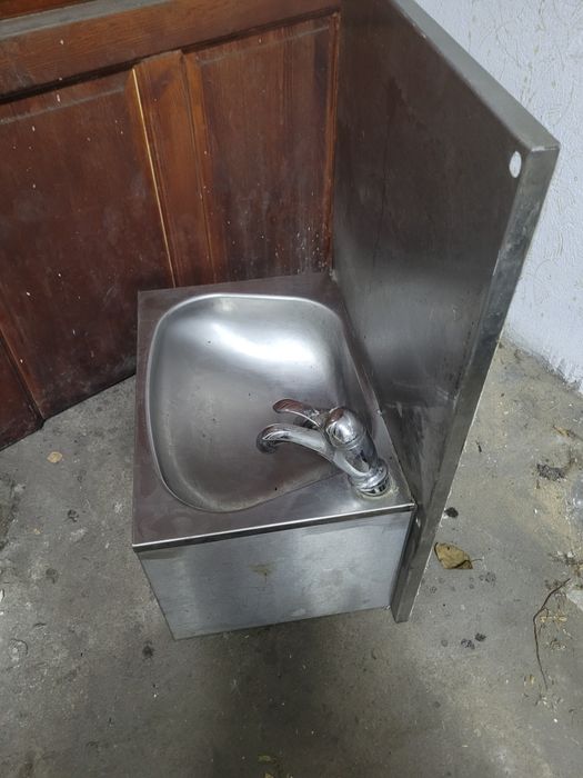 Sprzedam zlewy że stali nierdzewnej