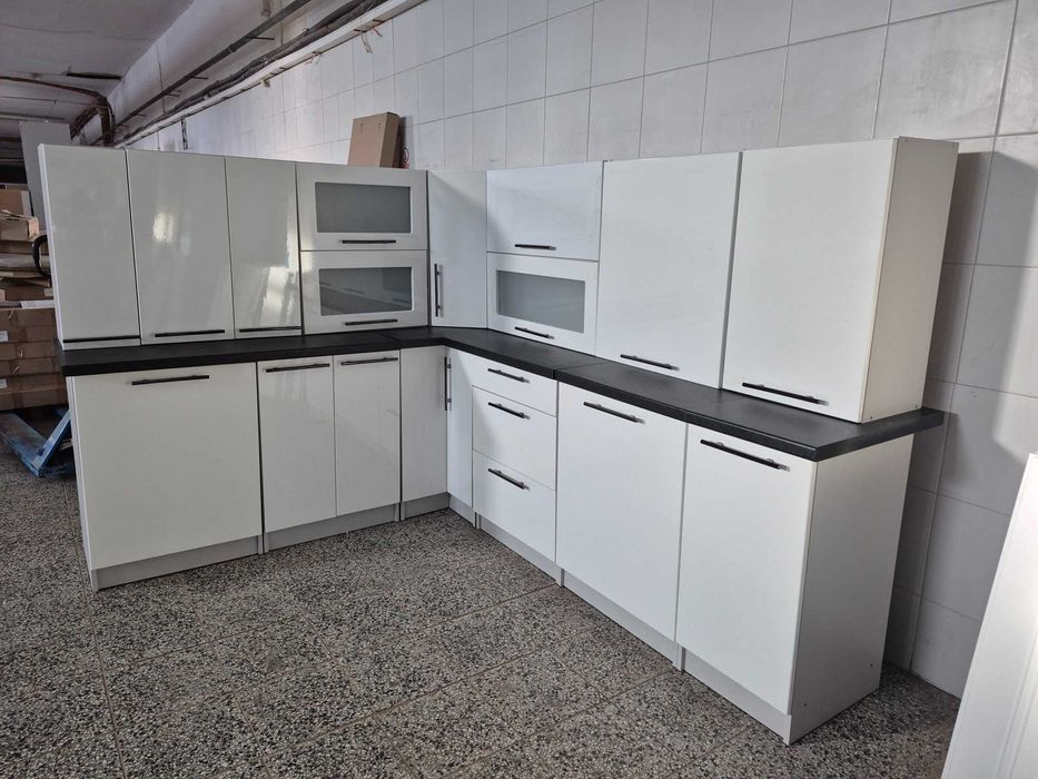 Wyprzedaż mebli kuchennych