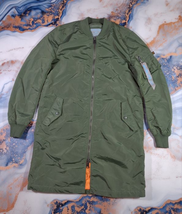 Куртка Alpha Industries MA-1 W длинная женская демисезон