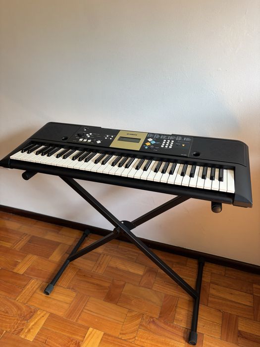 Teclado/Piano Yamaha YPT-220