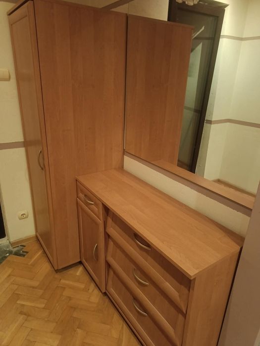 Sprzedam meble używane - szafa i szafka na buty