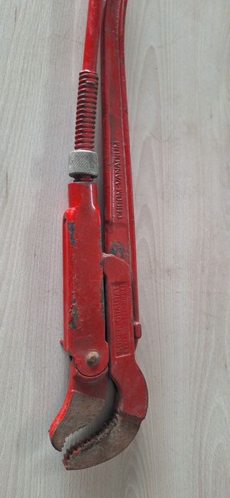 klucz nastawny do rur