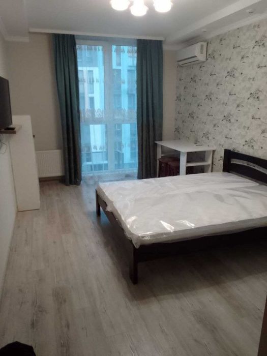 Продам 1 кімн. квартиру по вул. Срібнокільська. 50 кв.м. 79000