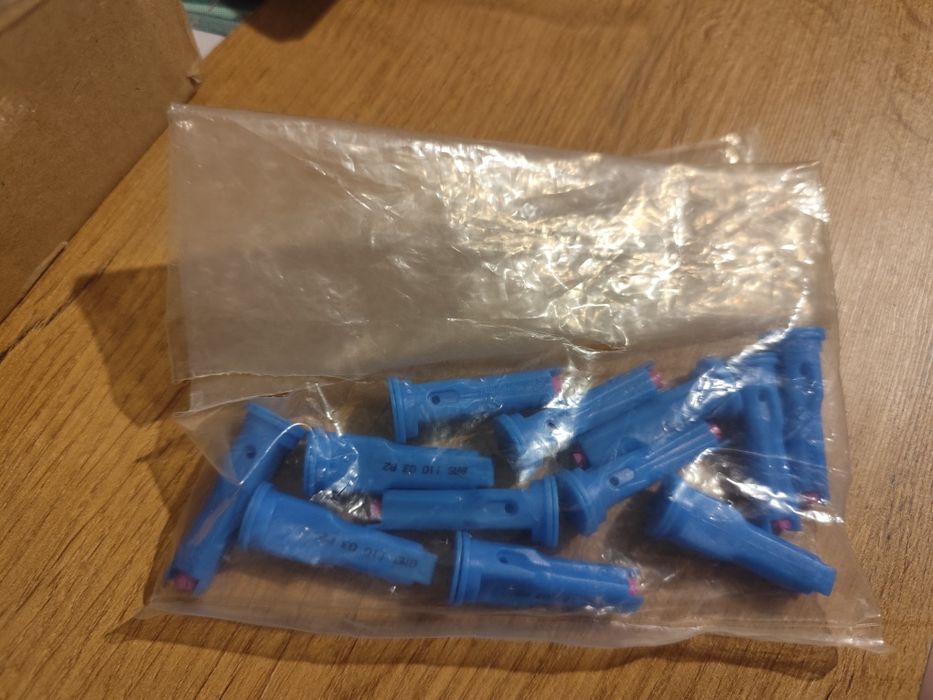 Rozpylacz eżektorowy dwustrumieniowy niebieski Agroplast 8MS11003P2 8m