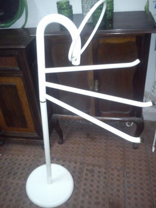 Antigo Toalheiro em ferro, esmaltado