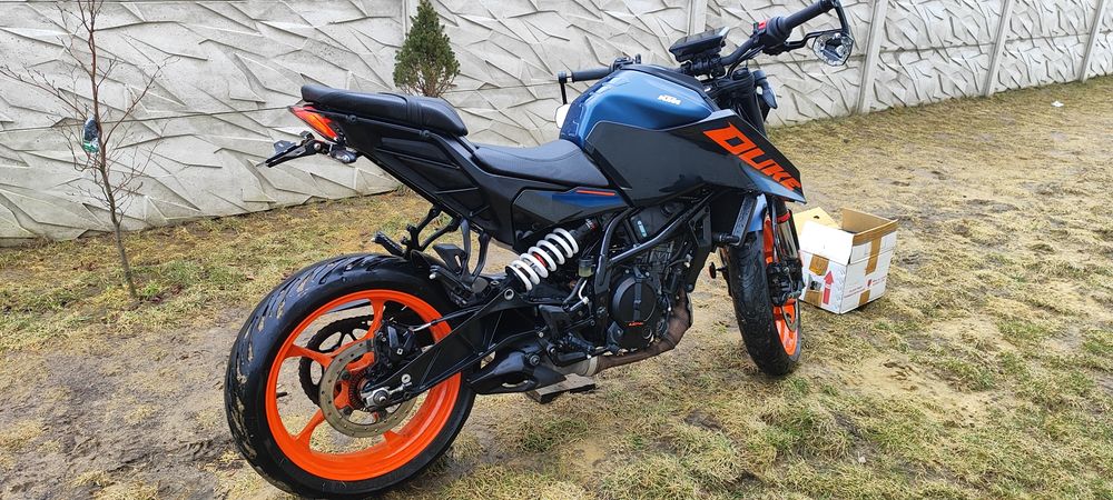 KTM Duke 125 nowy model 2024 rok Sieroszewice • OLX.pl