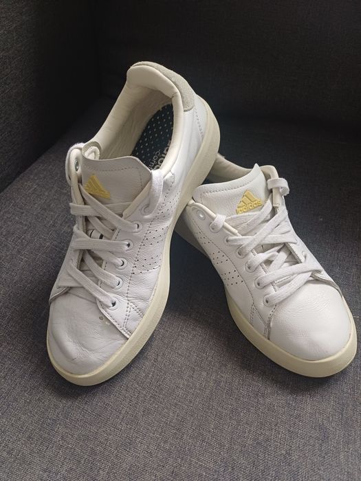 Кросівки Adidas жіночі шкіряні