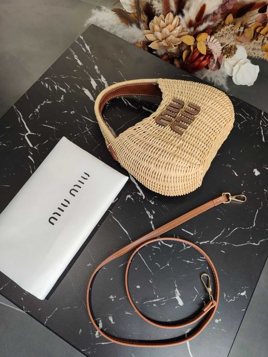 Сумка Miu Miu Wander Wicker Tote Bag Beige