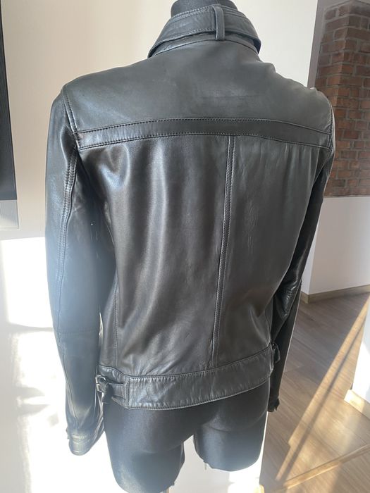 Czarna kurtka ze skóry damska Massimo Dutti