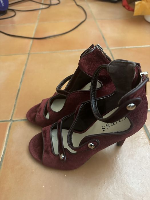 Sapatos de Salto Guess