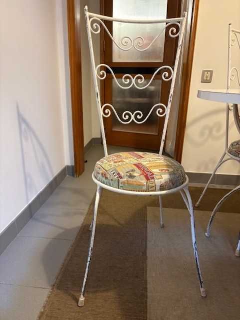 Conjunto de 4 cadeiras de ferro