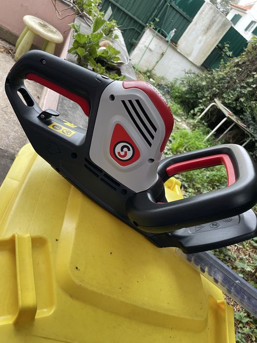 Serra-sabre eletrica como nova!