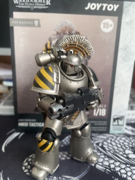 Фігурка залізного воїна joytoy warhammer 40k